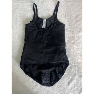 Curveez Womens  Shapewear Bodysuit  Sz Medium Black Hook & Eye Crotch Closure